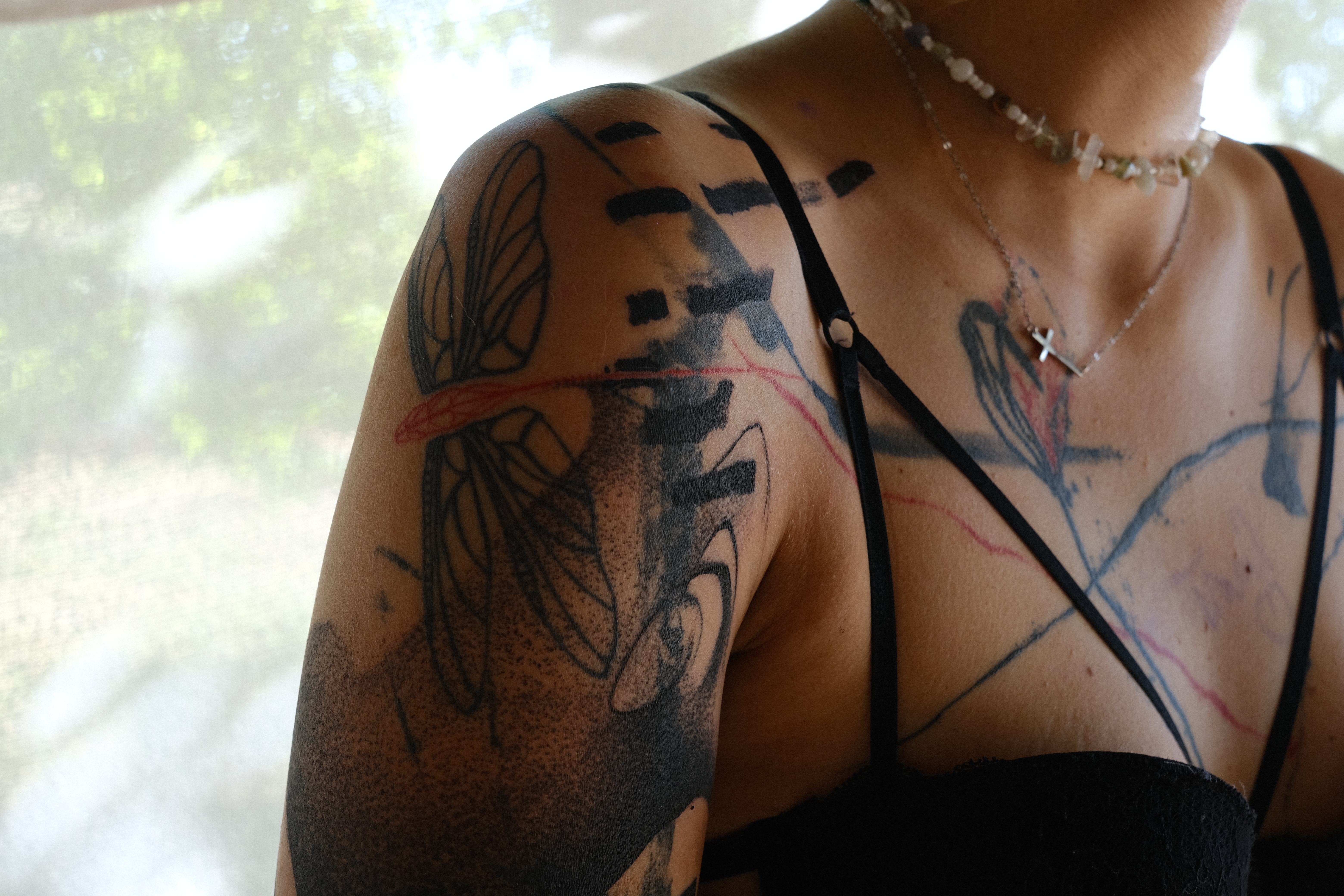 Gambar Tato Tulisan Di Dada, Tattoo Sayap Dan Burung Pilihlah